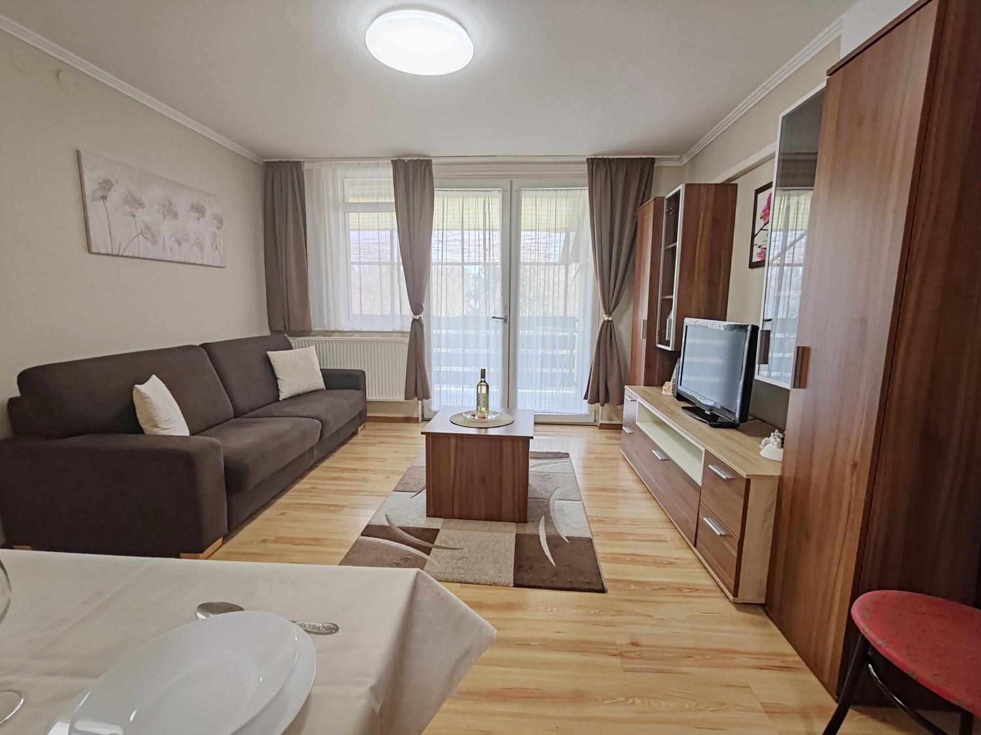 To Apartman Gunarasfuerdo Dombóvár 外观 照片